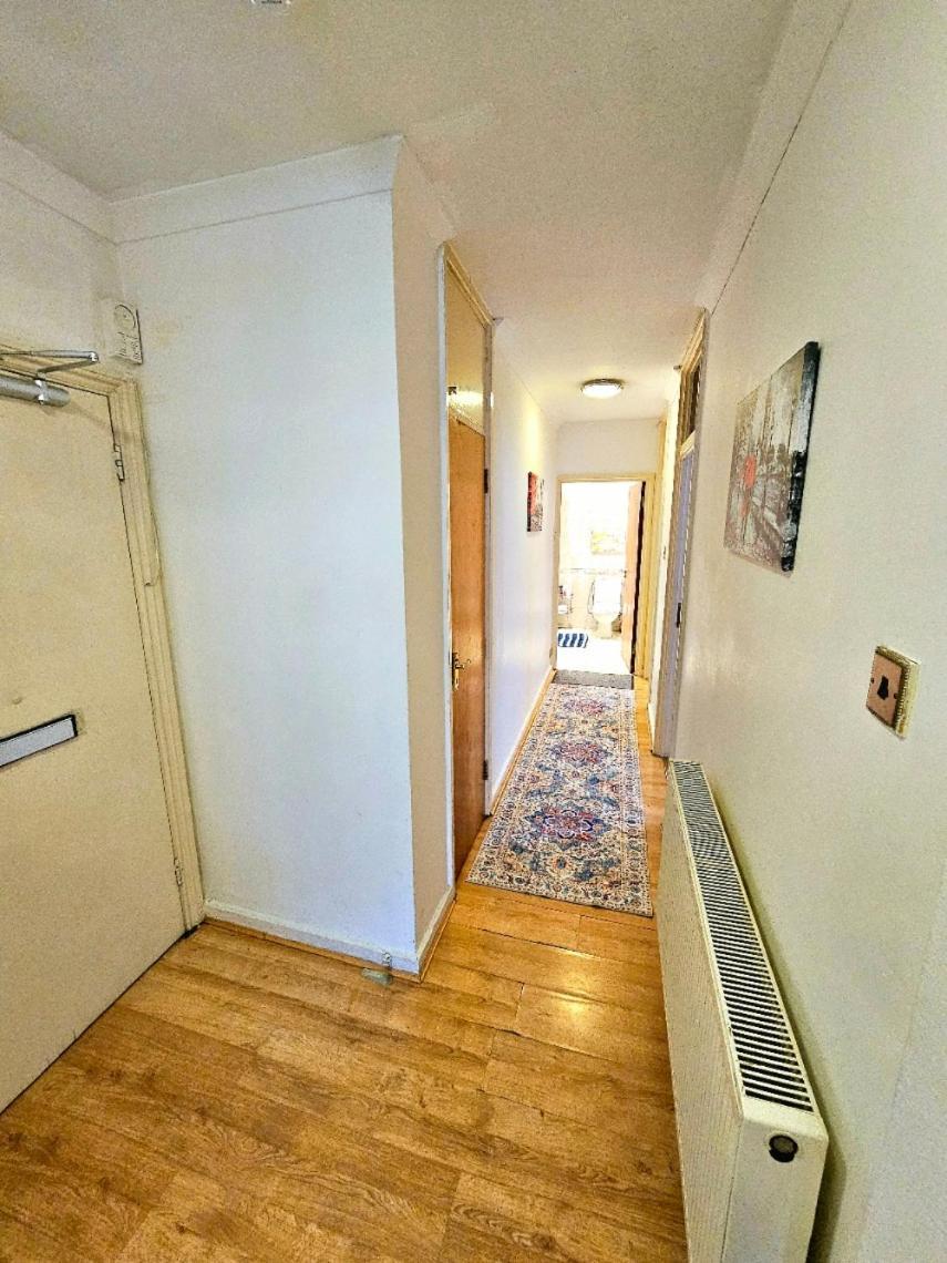 Bright & Spacious In Building With Lift, Right Next To Bayswater Station - Walk To Kensington Palace, Hyde Park, Little Venice & Notting Hill Apartamento